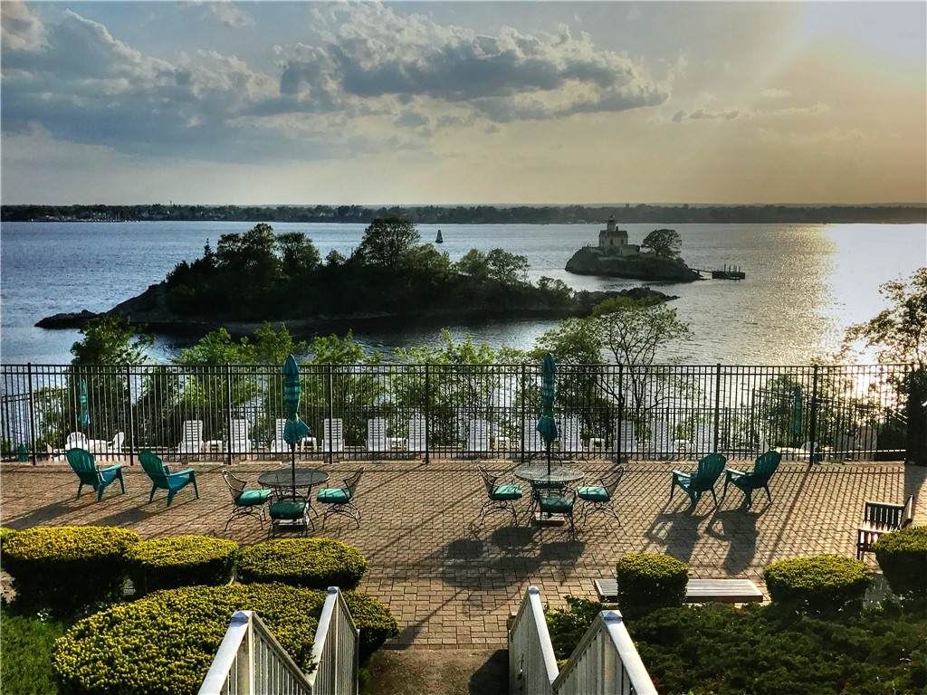 43 Bullocks Point Avenue - Photo 1