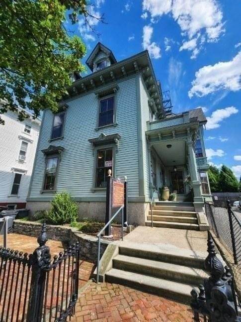 390 Broadway - Photo 1