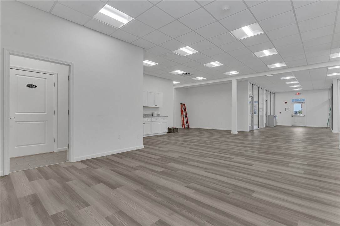 975 East Avenue - Photo 1