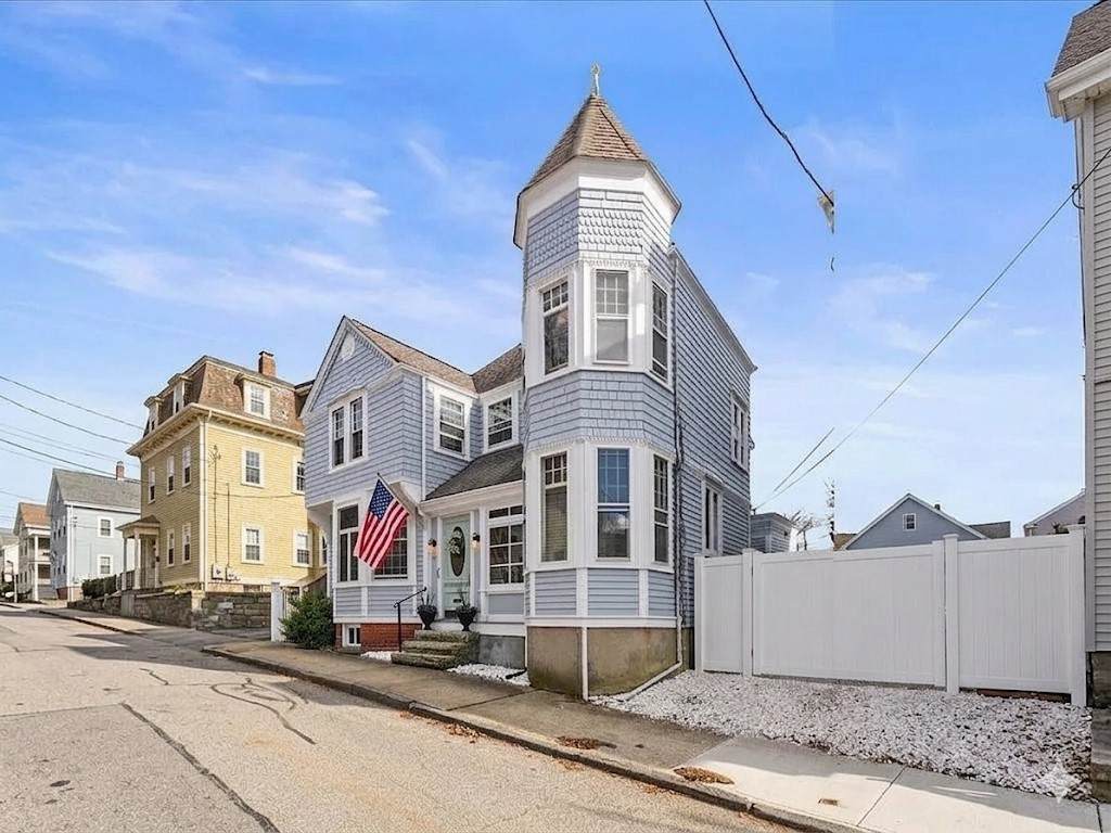43 Howard Street - Photo 1