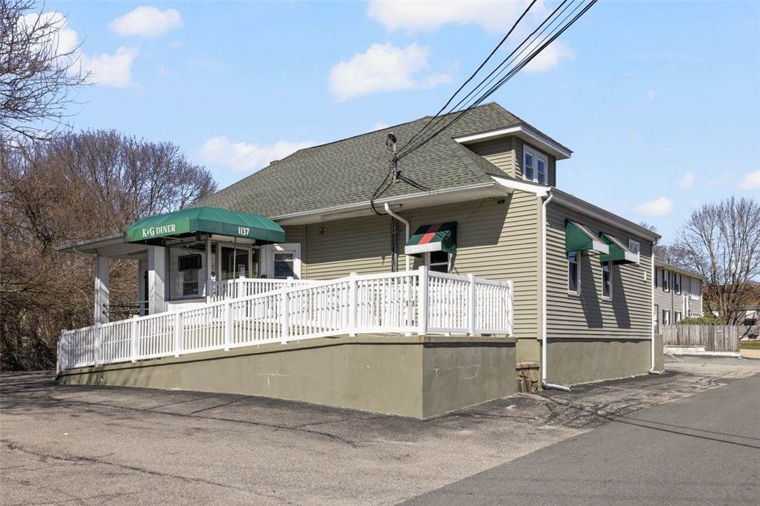 1137 Charles Street - Photo 1