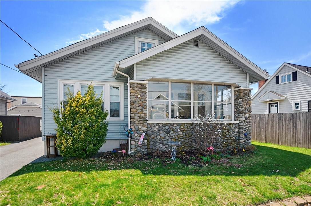 525 Willett Avenue - Photo 1