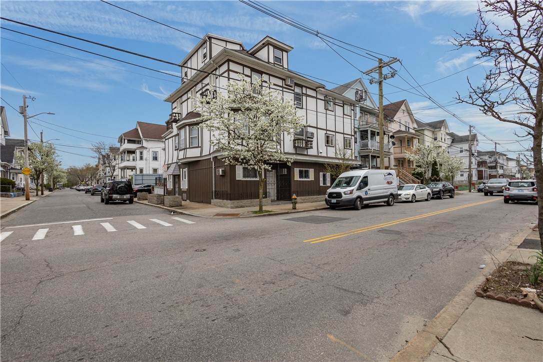 129 Academy Avenue - Photo 1