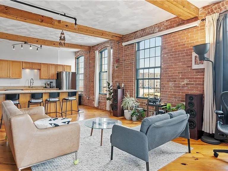 407 Pine Street - Photo 1