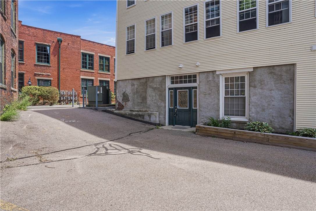 https://bt-photos.global.ssl.fastly.net/rhodeisland/orig_boomver_2_1415341-2.jpg