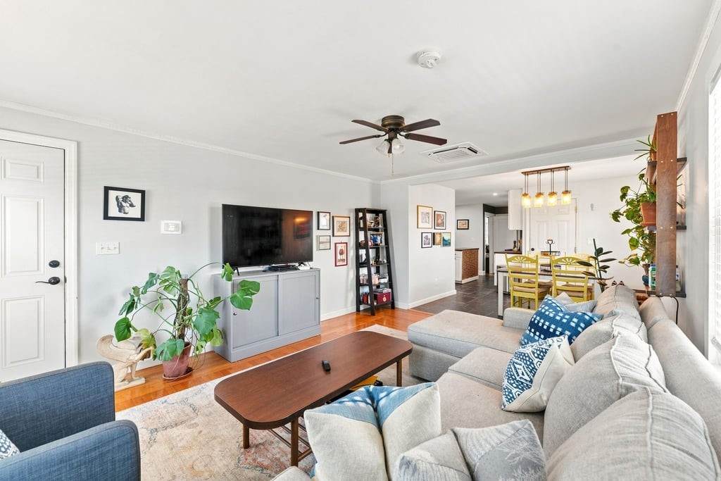 41 Rochambeau Avenue - Photo 1