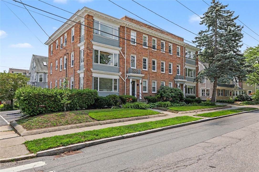 543 Lloyd Avenue - Photo 1