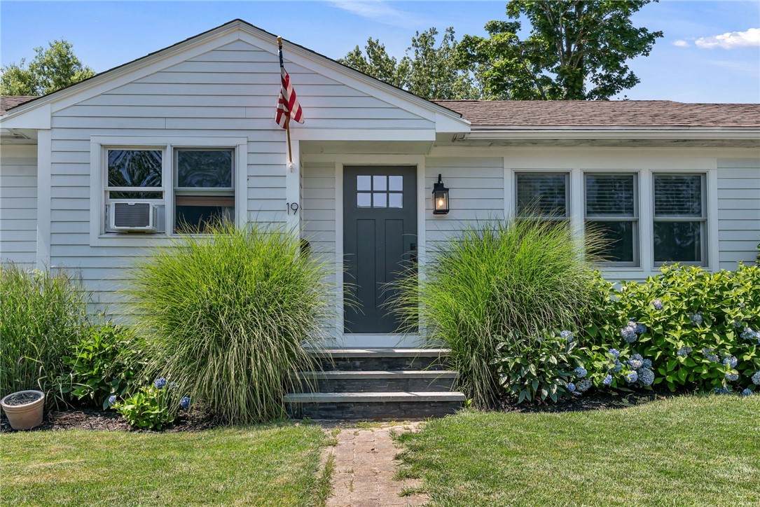 19 Sherwood Road - Photo 1