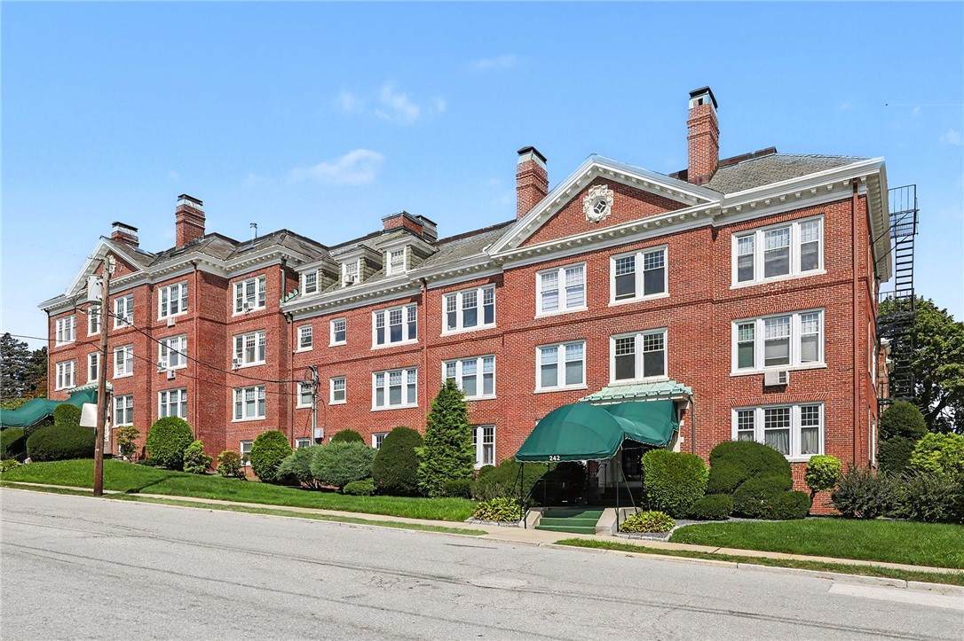 242 President Avenue - Photo 1