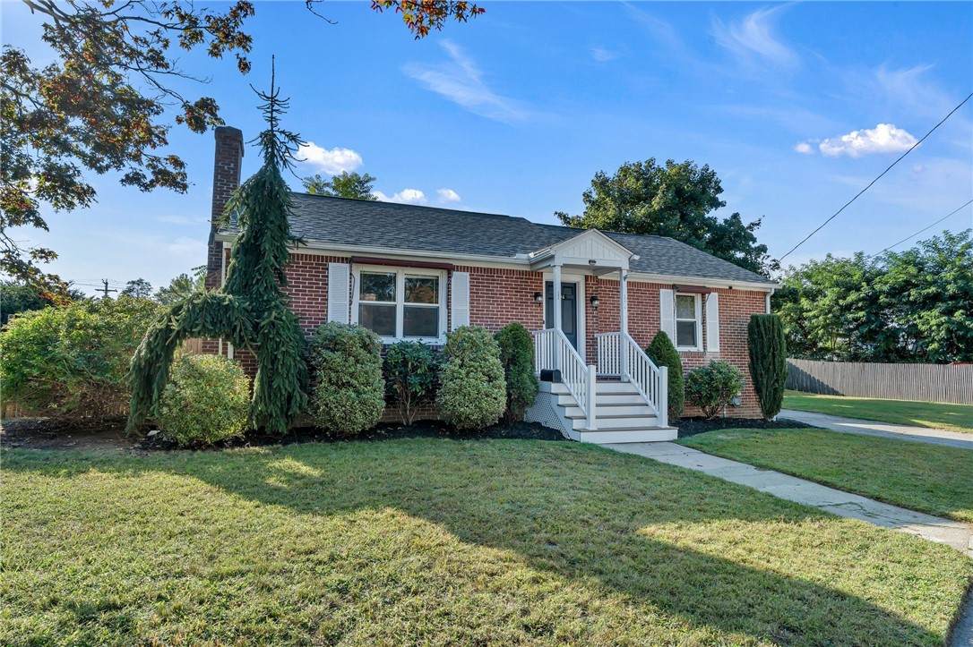 204 Knollwood Avenue - Photo 1