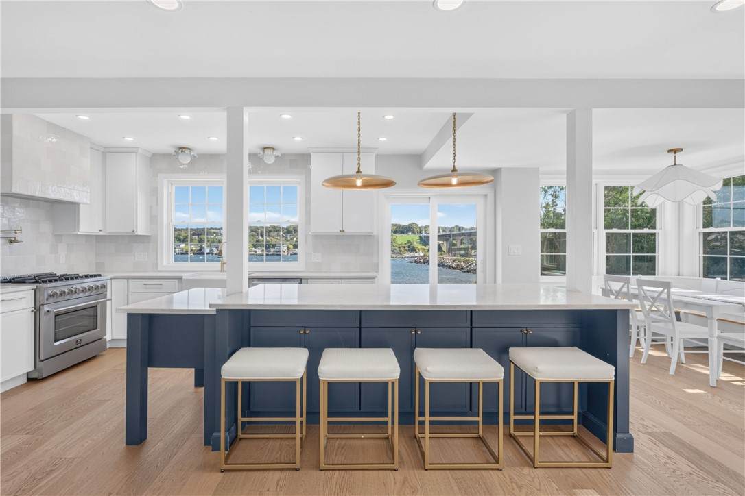 3 Narragansett Boulevard - Photo 1