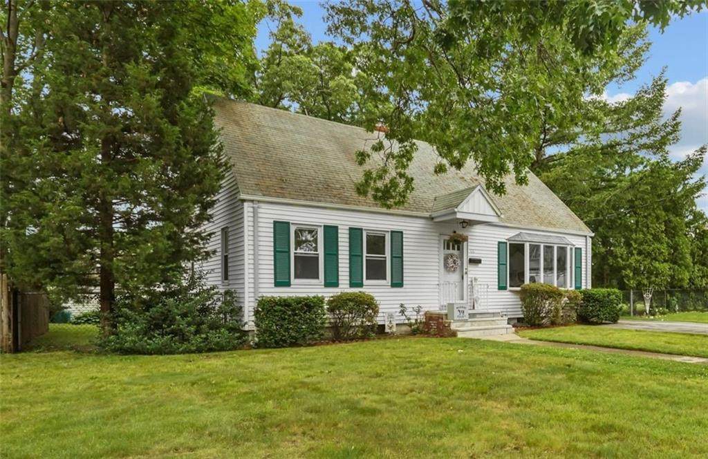 44 Lincoln Avenue - Photo 1