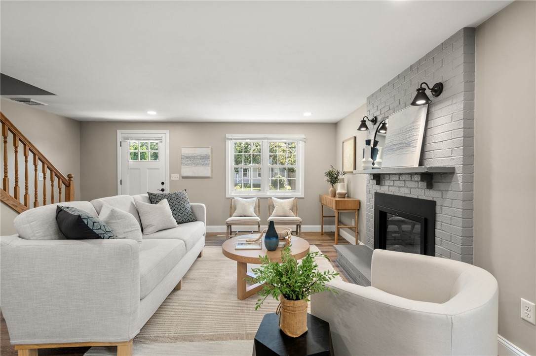 476 Green End Avenue - Photo 1