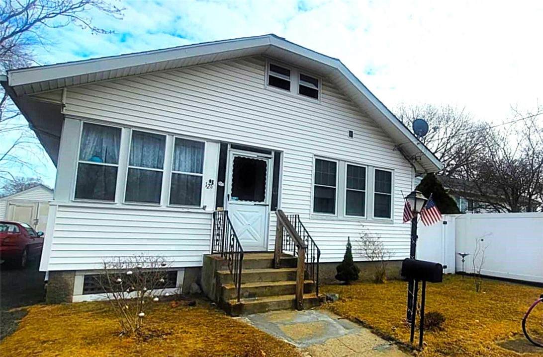 122 Harrington Avenue - Photo 1