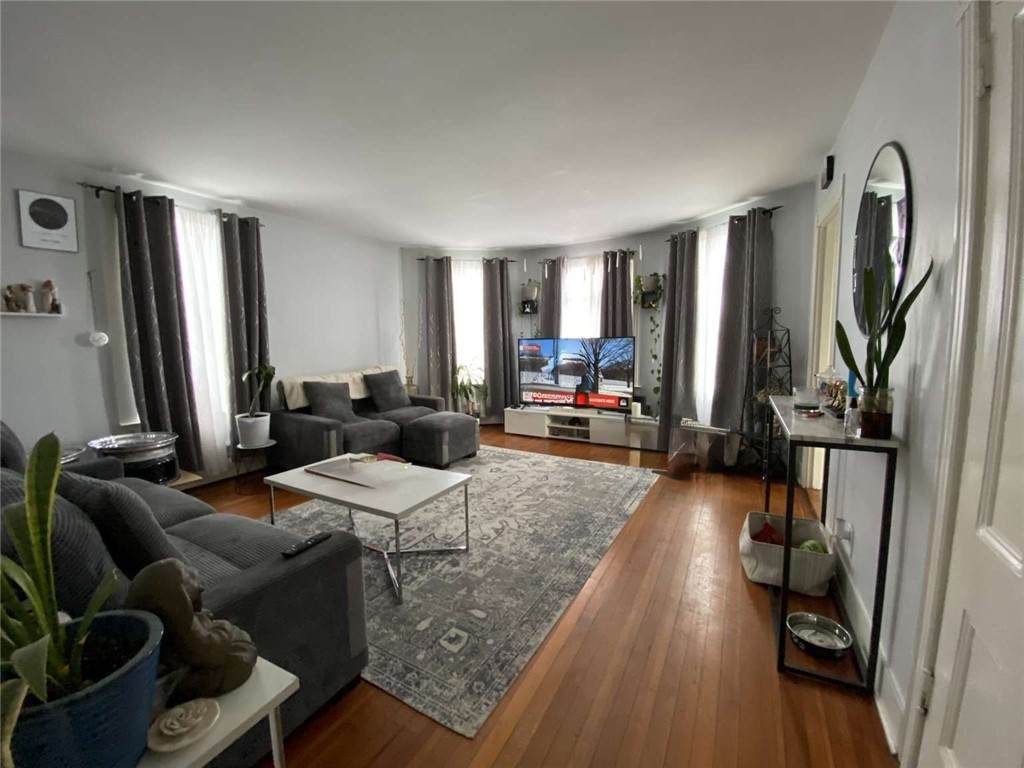 19 Vernon Avenue - Photo 1