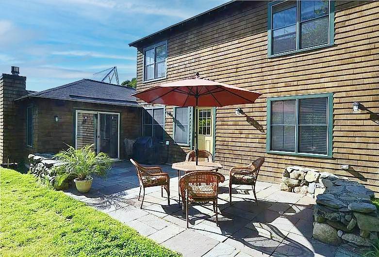 61 Howland Avenue - Photo 1