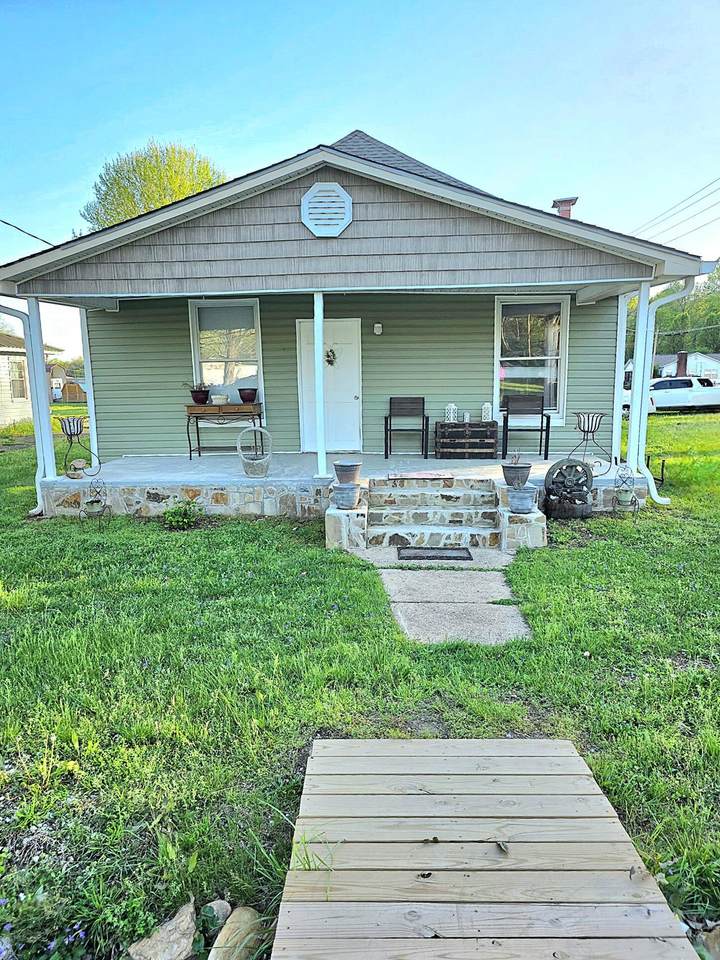 491 Piccadilly Avenue - Photo 1