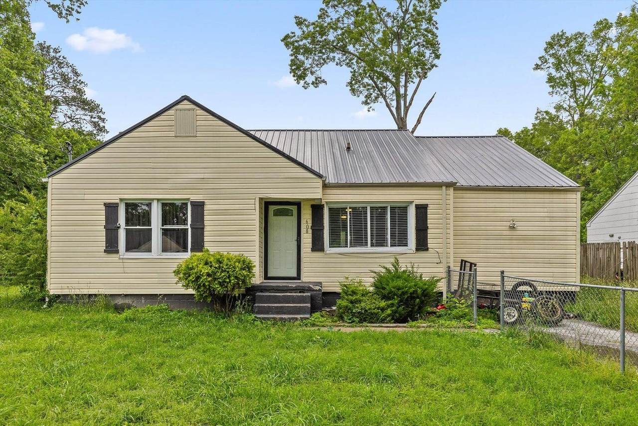 608 Parkview Drive - Photo 1