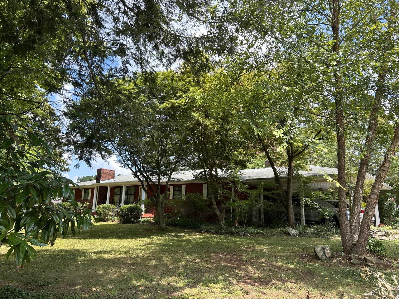 909 Matlock - Photo 1