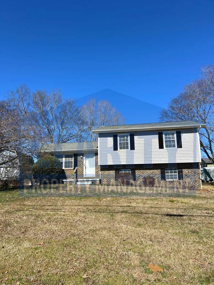 286 Gardenia Avenue - Photo 1