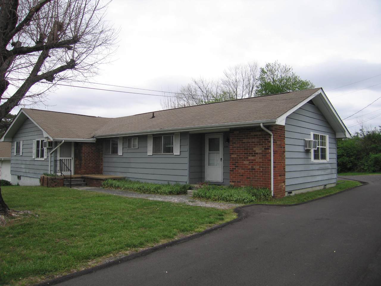 2530-2560 N. Ocoee Street - Photo 1