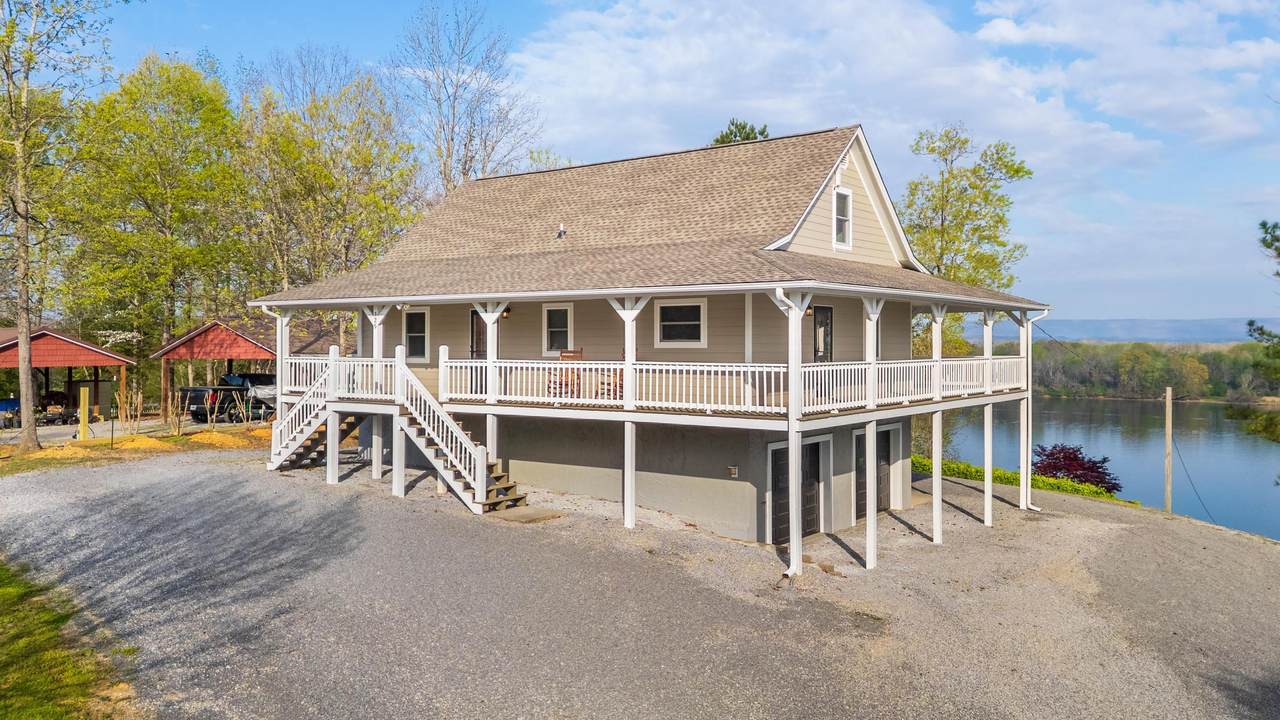 325 Russell Lane - Photo 1