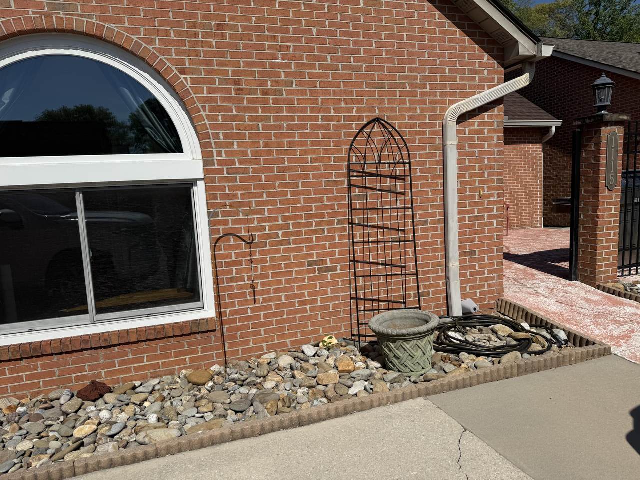 1115 Fairgrounds Court - Photo 1