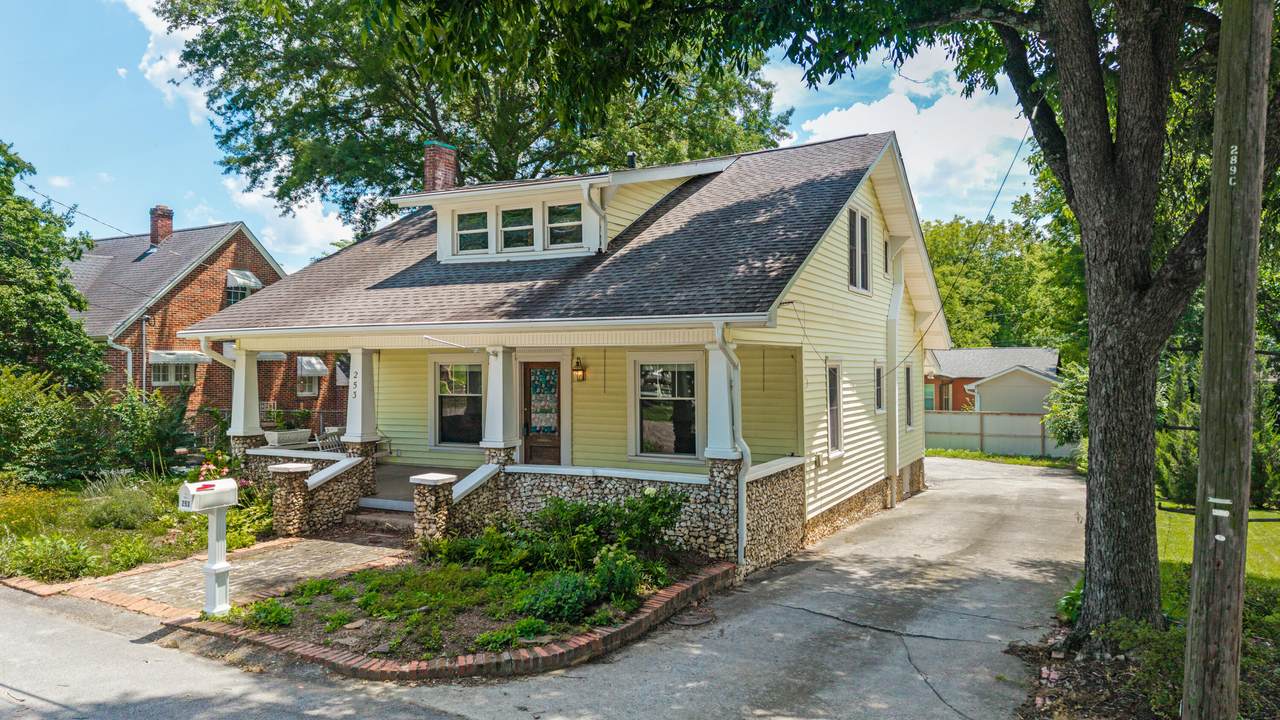 253 15th Street - Photo 1