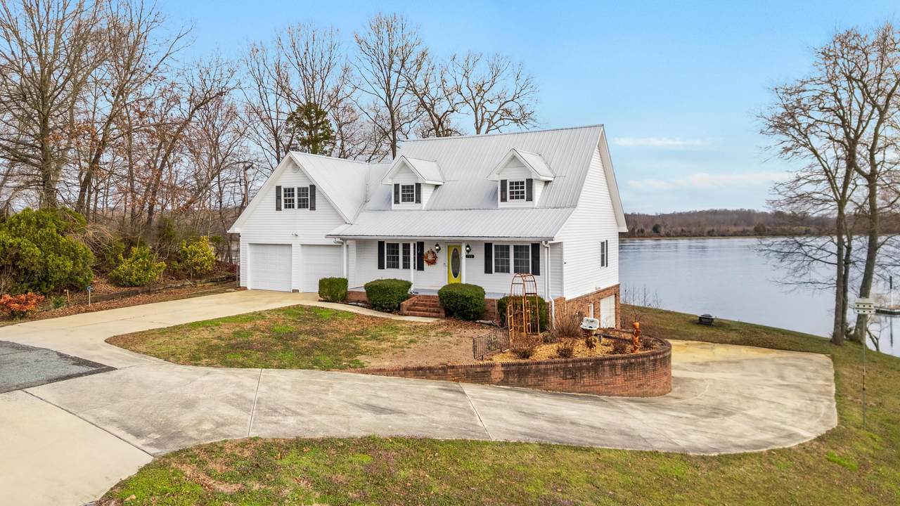 750 Lakewood Drive - Photo 1