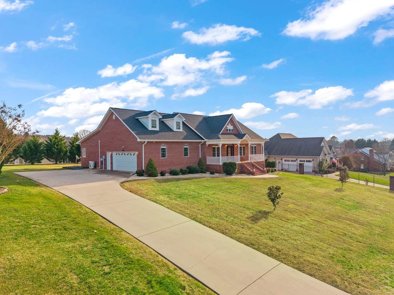 504 Lynnwood Drive - Photo 1