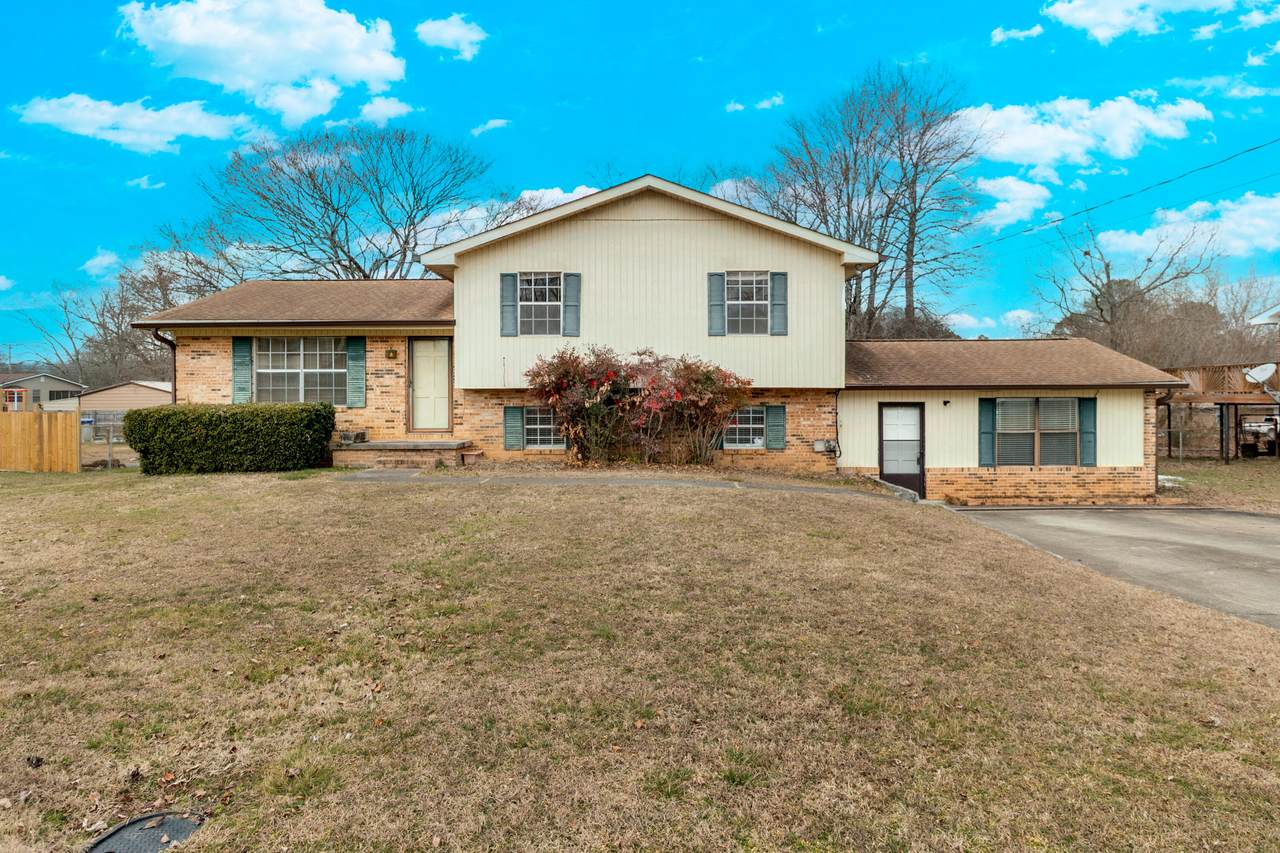 4825 Tulip Avenue - Photo 1