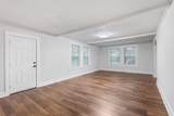 300 Oak Street - Photo 17