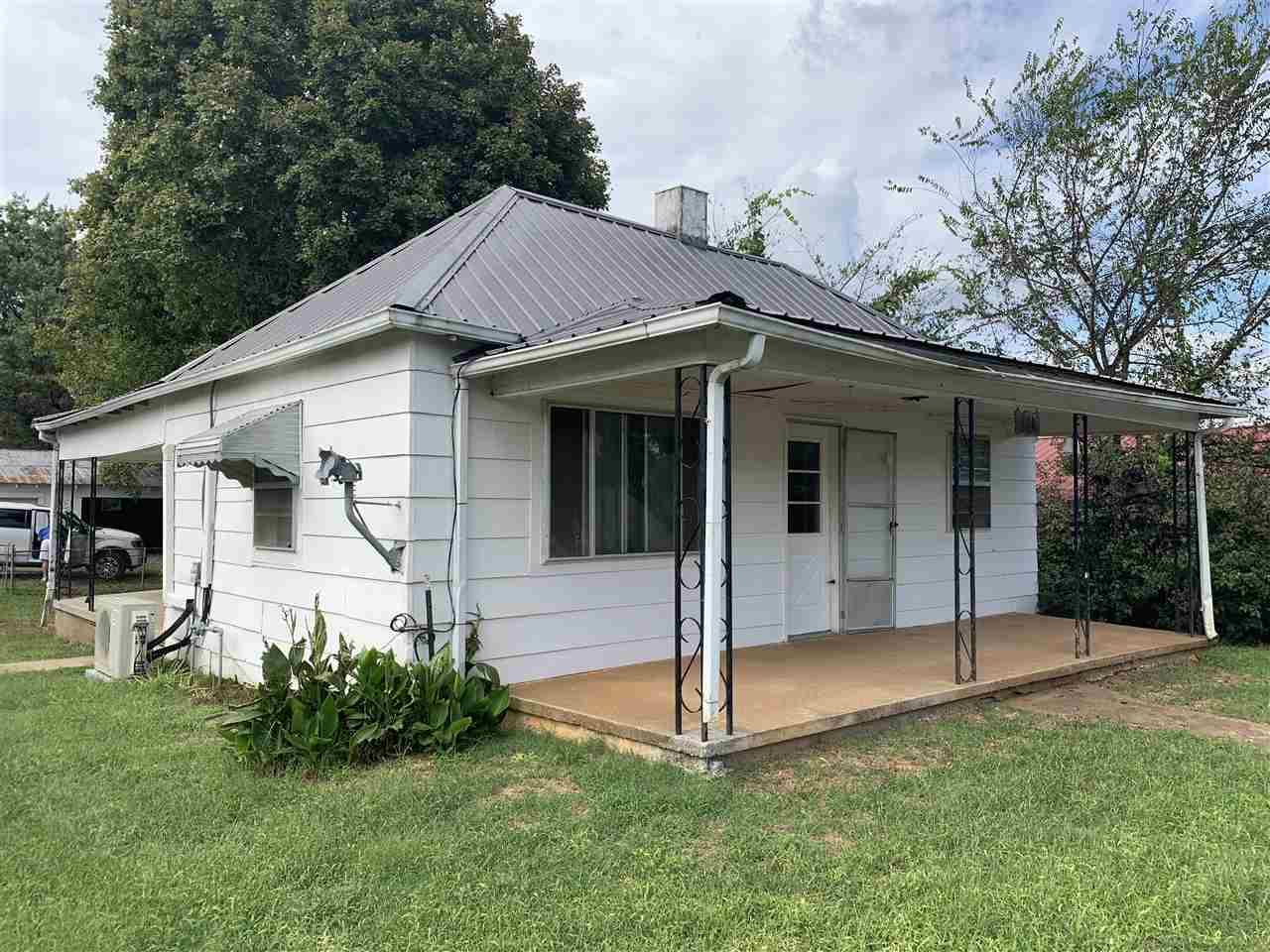 980 Blythe Avenue - Photo 1