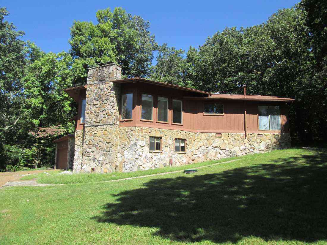 333 Snead Drive - Photo 1