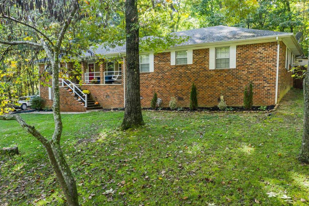 704 Pinecrest Drive - Photo 1