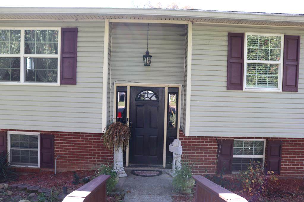 680 4th Street Se - Photo 1
