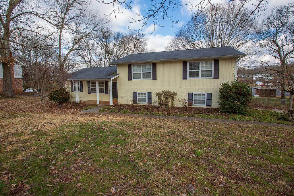 1318 Ridgeway Cir - Photo 1