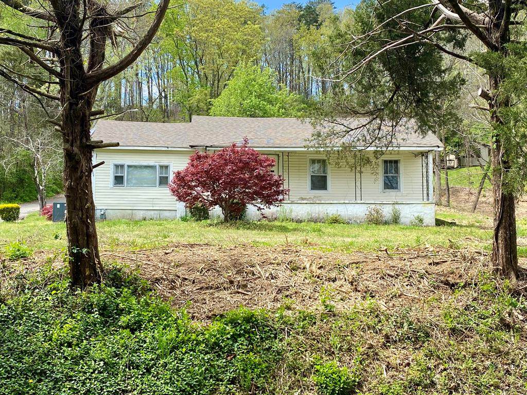 108 Douglas Circle Nw - Photo 1