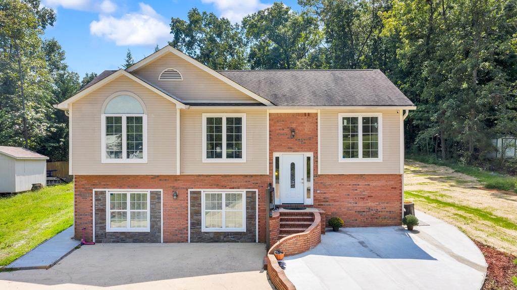 710 Tasso Lane Ne - Photo 1