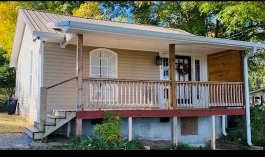 1608 Goode Street Sw - Photo 1