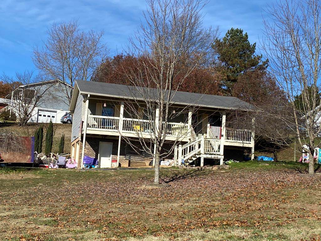 300 Burke Road Se - Photo 1