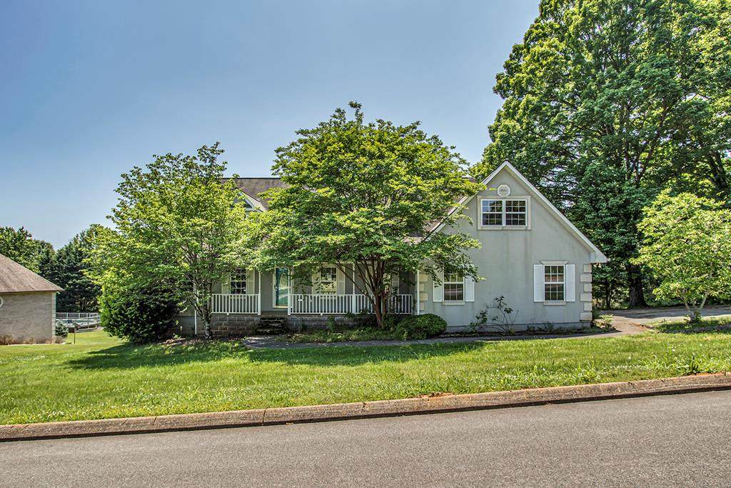 211 Meadow Lane - Photo 1