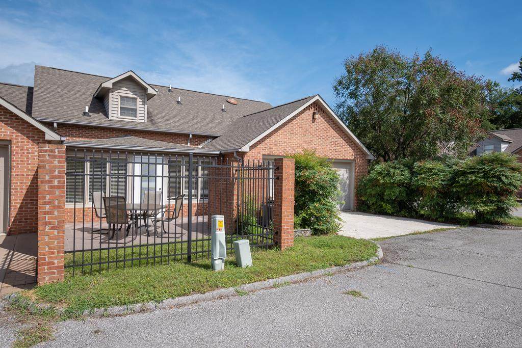 1008 Fairgrounds Court - Photo 1