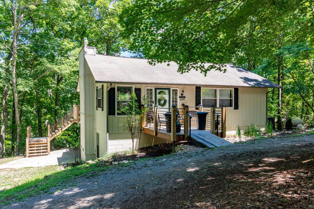 509 Chestnut Drive - Photo 1