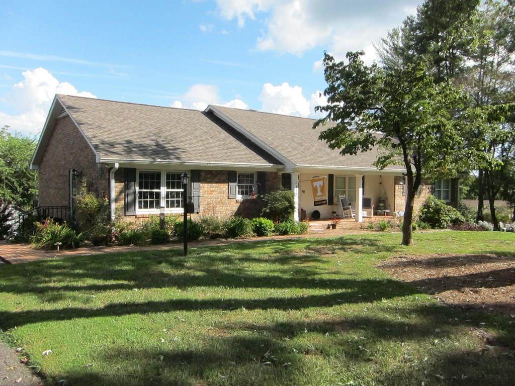 915 Pinecrest Drive - Photo 1