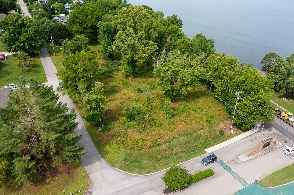 603 Clark Street - Photo 1