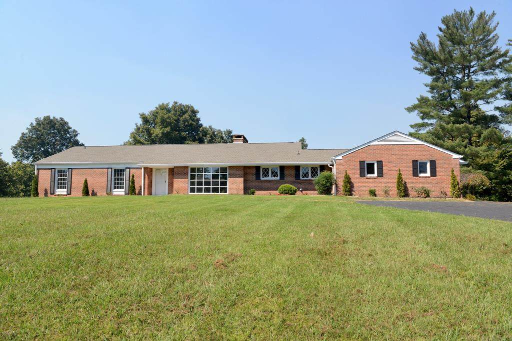 903 Edgewater Avenue - Photo 1