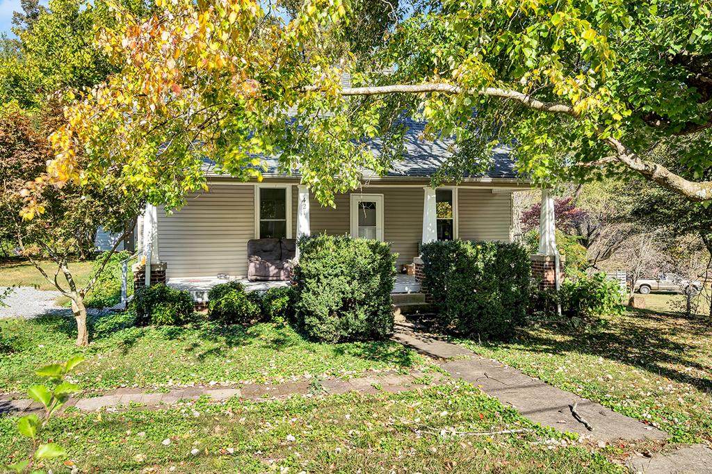 421 Walker Street - Photo 1