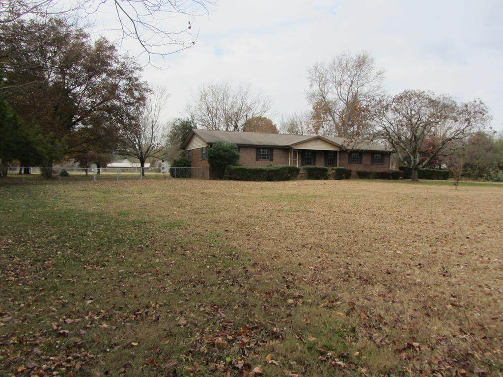 243 Northwest Circle Nw - Photo 1