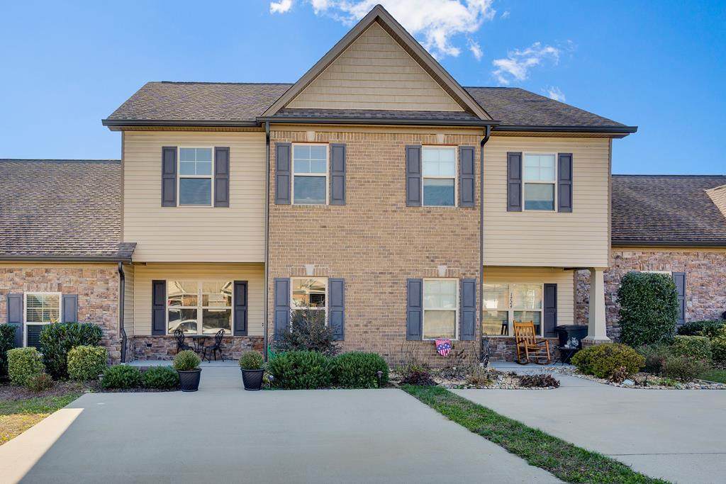 1726 Stonebriar Drive Ne - Photo 1
